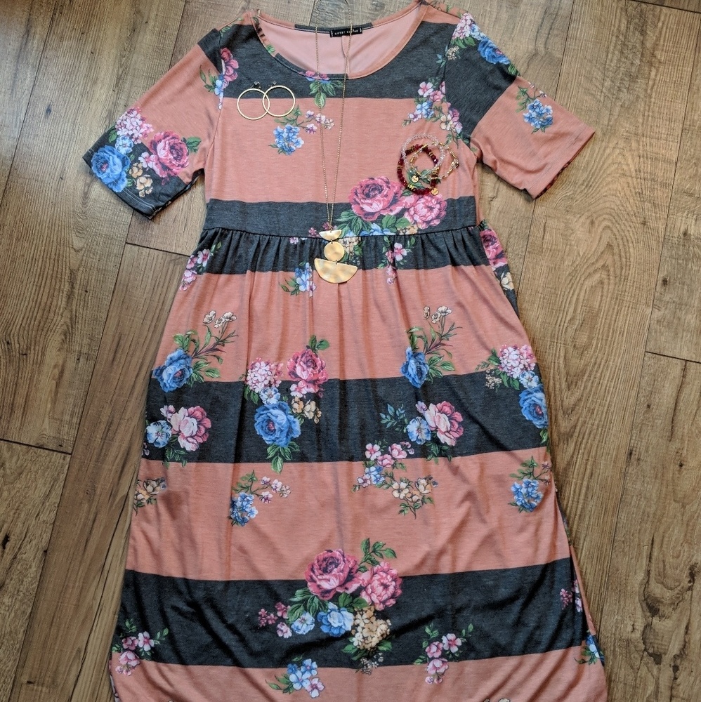 NWOT Size Large Adorable Midi Dress